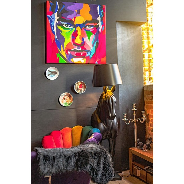 Lampa podłogowa KOŃ HORSE STAND M czarna - włókno szklane - Moosee